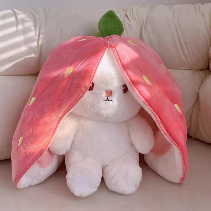 Pelúcia de Coelho de Morango e Cenoura - Brinquedo Criativo Transformável para Crianças (25cm)