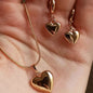 Conjunto de Joias para Mulheres - Brinco e Colar com Coração Dangle, Banho de Ouro Fosco, Simples e Elegante, para Uso Diário