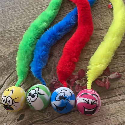 Brinquedo Interativo para Gato - Bola Colorida Saltitante de Tecido com Tema de Lagarta