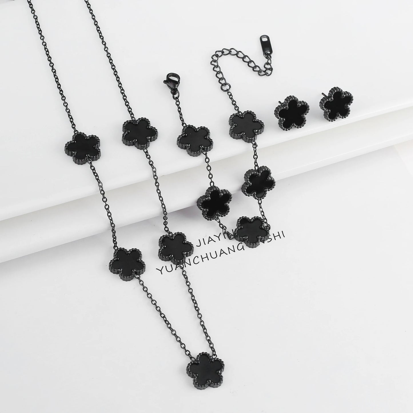 Conjunto de Joias Femininas 18k Banho de Ouro - Colar, Brincos e Pulseira com Flor de Cinco Pétalas para Festa e Uso Diário