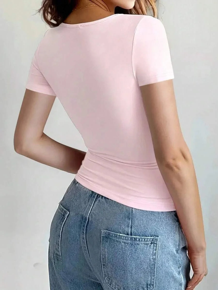 Camiseta Feminina Básica, Decote Redondo, Manga Curta e Cropped - Tendência Y2K 2024