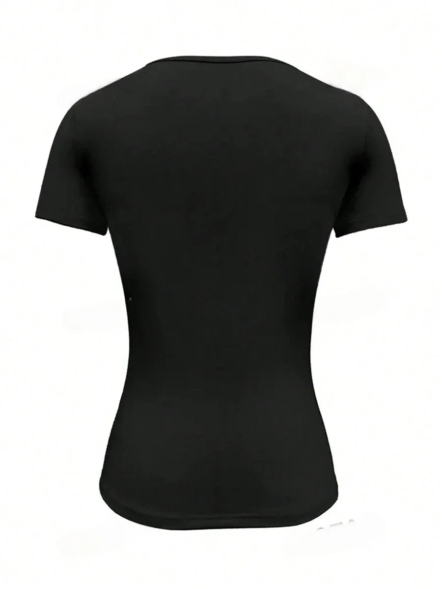 Camiseta Feminina Básica, Decote Redondo, Manga Curta e Cropped - Tendência Y2K 2024