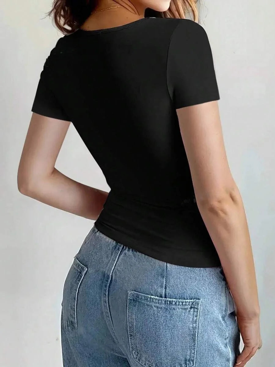 Camiseta Feminina Básica, Decote Redondo, Manga Curta e Cropped - Tendência Y2K 2024
