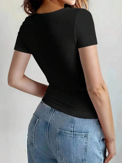 Camiseta Feminina Básica, Decote Redondo, Manga Curta e Cropped - Tendência Y2K 2024