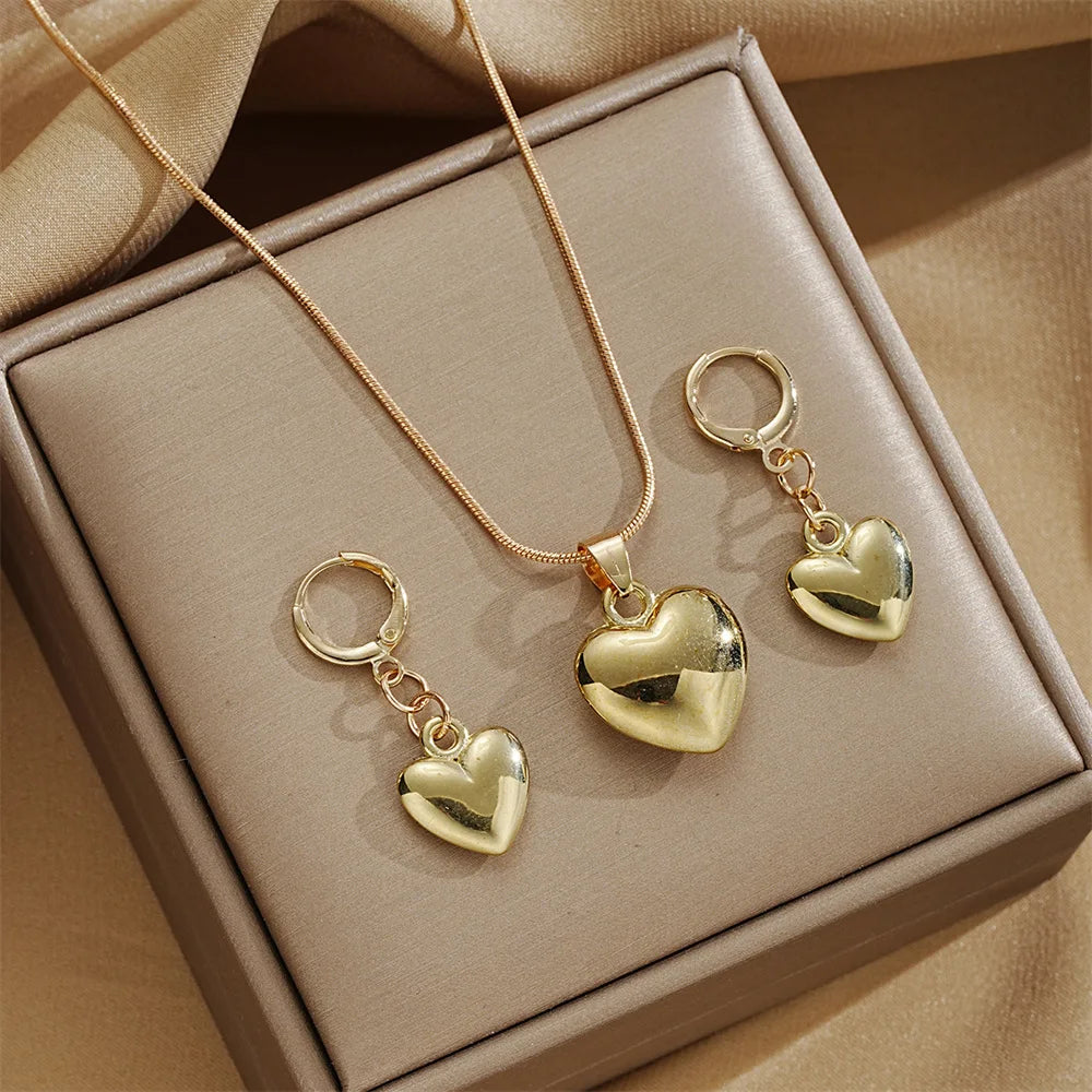 Conjunto de Joias para Mulheres - Brinco e Colar com Coração Dangle, Banho de Ouro Fosco, Simples e Elegante, para Uso Diário