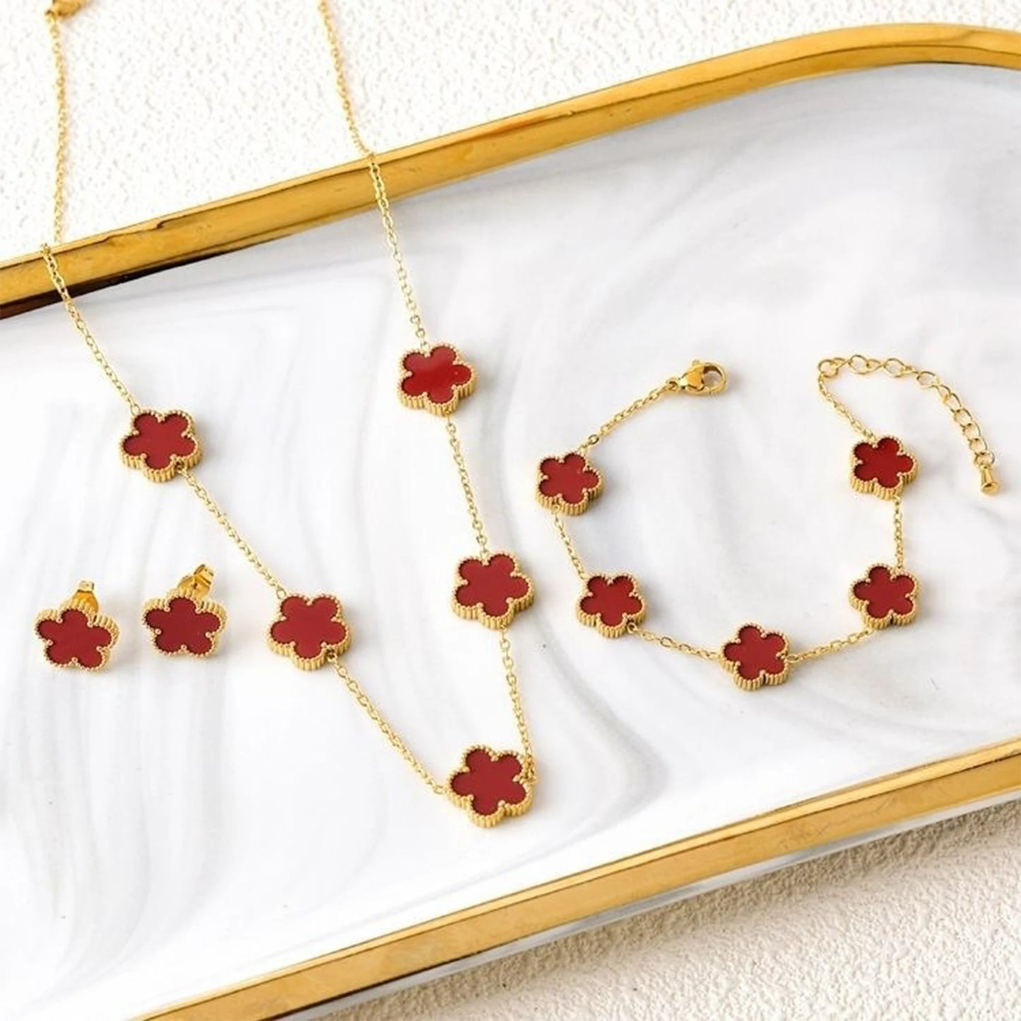 Conjunto de Joias Femininas 18k Banho de Ouro - Colar, Brincos e Pulseira com Flor de Cinco Pétalas para Festa e Uso Diário