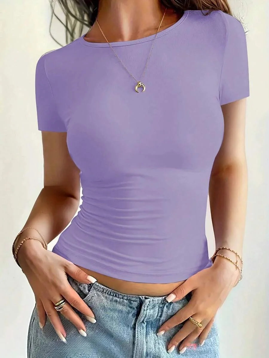 Camiseta Feminina Básica, Decote Redondo, Manga Curta e Cropped - Tendência Y2K 2024