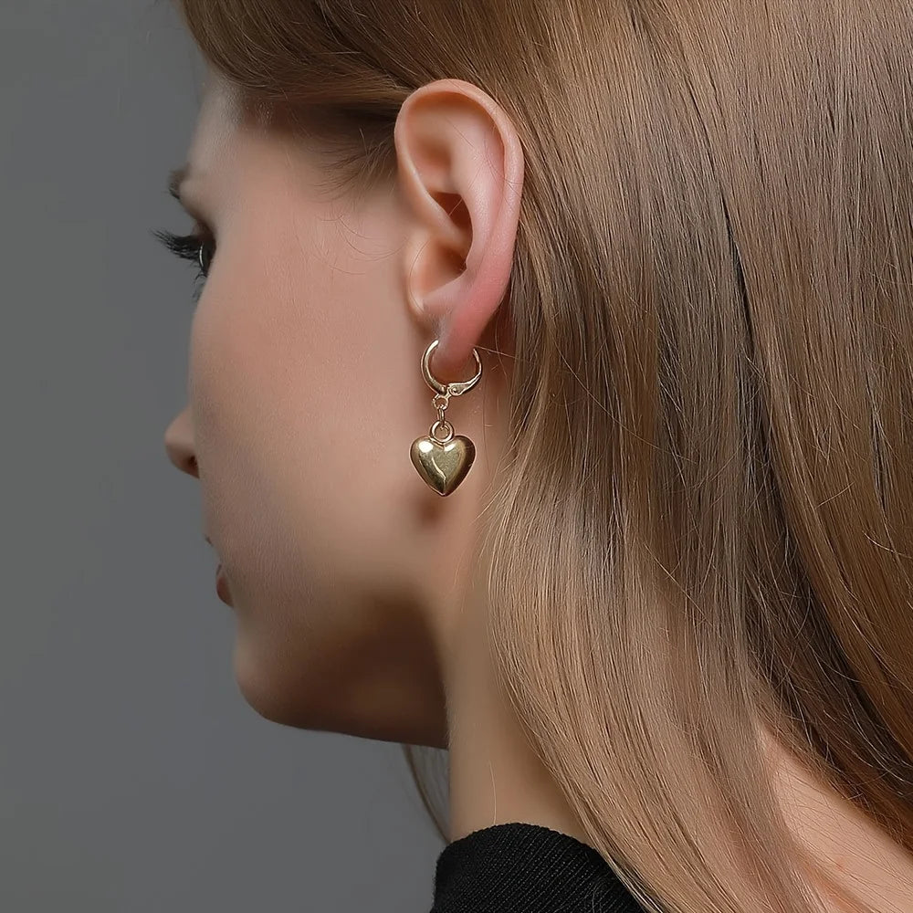 Conjunto de Joias para Mulheres - Brinco e Colar com Coração Dangle, Banho de Ouro Fosco, Simples e Elegante, para Uso Diário