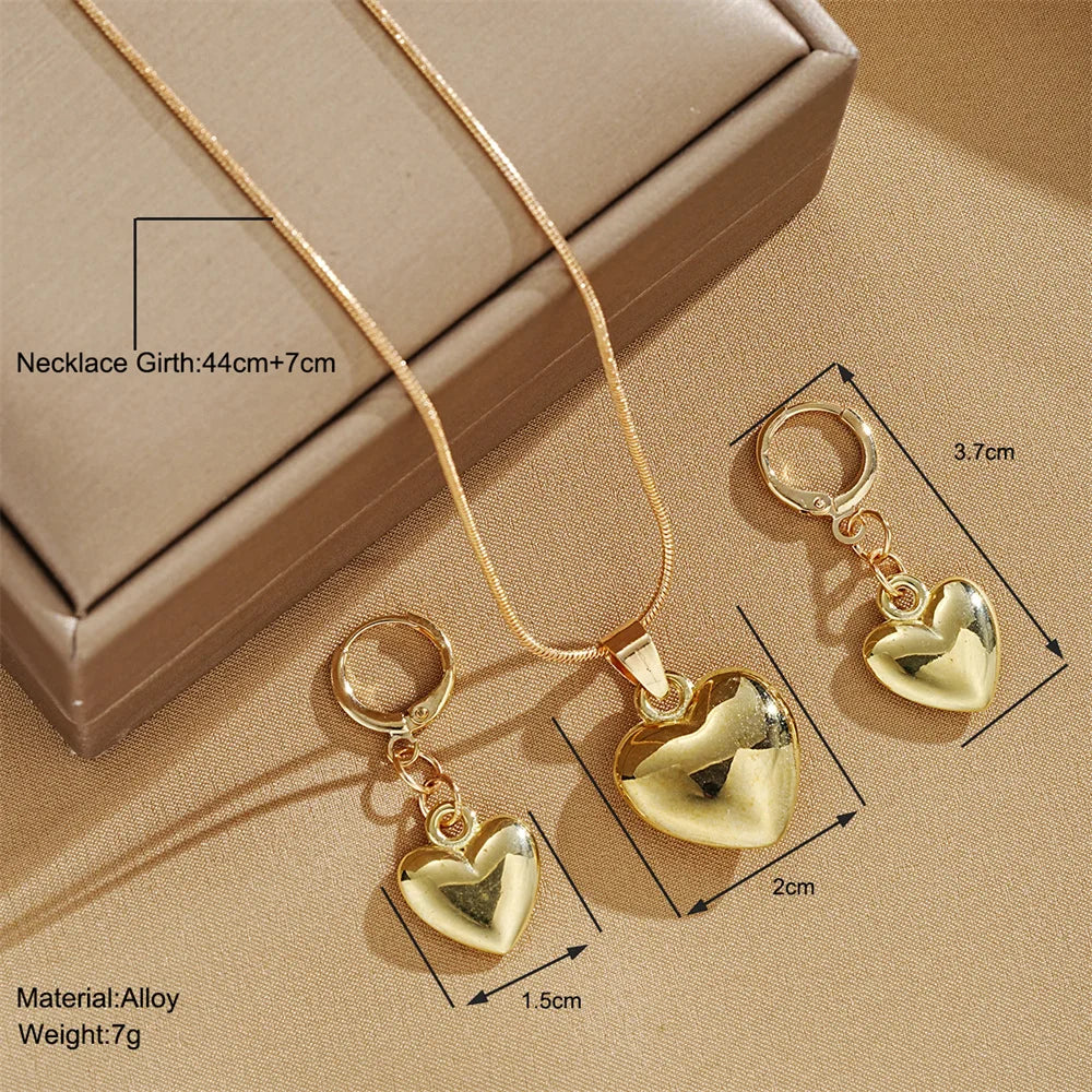 Conjunto de Joias para Mulheres - Brinco e Colar com Coração Dangle, Banho de Ouro Fosco, Simples e Elegante, para Uso Diário